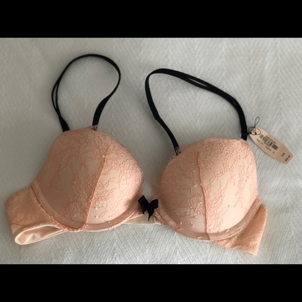 Very sexy Victoria’s Secret push up bra sz 32B